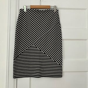 Studio Black and white striped stretchy skirt